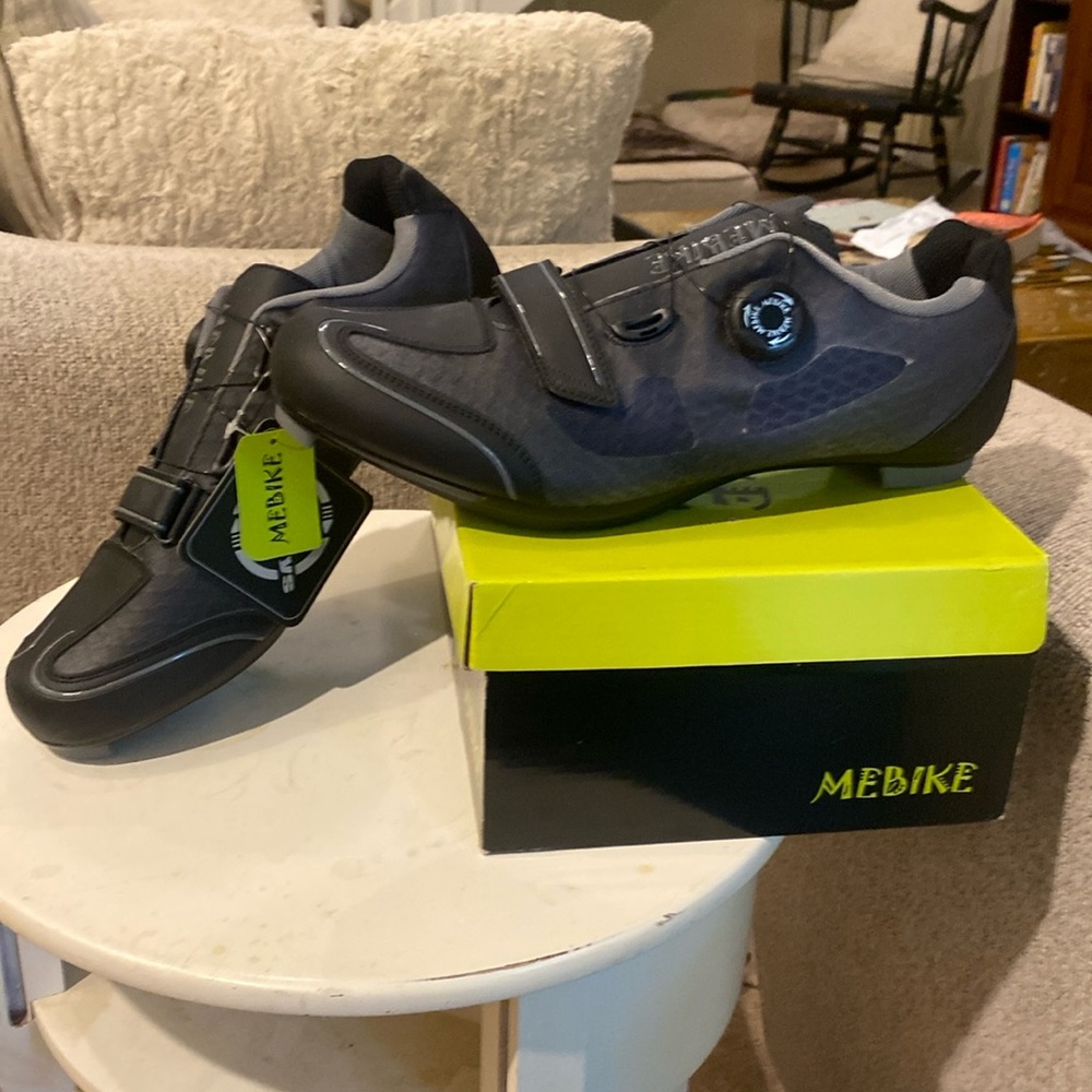 NIB Mebike  men’s cycling shoes with cleats black and gray size 11